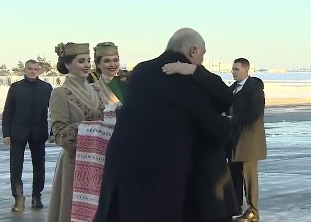 PUTIN STIGAO U MINSK Ruski lider na sastanku sa Lukašenkom u "četiri oka" (VIDEO)