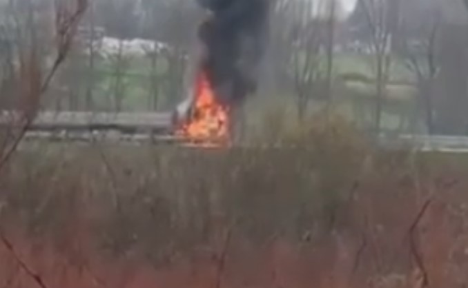 DRAMA KOD PRNJAVORA Gori kamion na dijelu Auto puta "9. Januar"