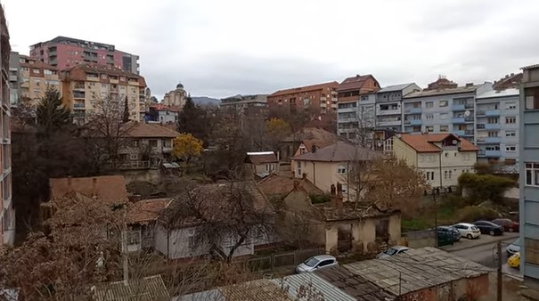 NAPETO NA KOSOVU Srbi postavljaju barikade zbog hapšenja bivšeg policajca na Jarinju