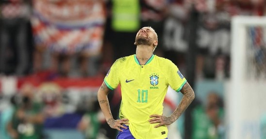 FUDBALER NA UDARU JAVNOSTI Nejmar prokockao milion evra