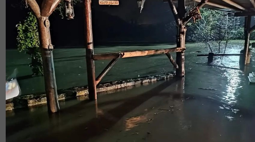 DIJELOVI NOVOG GRADA POD VODOM U toku evakuacija stoke iz domaćinstava (FOTO/VIDEO)