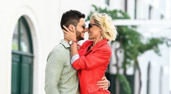 LJUBAV CVJETA Stankica pozirala sa "Gospodinom savršenim", komentarima nema kraja (FOTO)