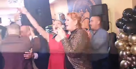 DERVENTA JE SINOĆ GORJELA! Ćana upala na slavlje, fanovi u šoku: "Što ovoliko vrište?" (VIDEO)
