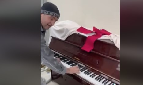 MOLER ODUŠEVIO BALKAN! POLA ESTRADE MOŽE DA MU POZAVIDI! Morate poslušati nesvakidašnje izvođenje velikog Šabanovog hita (VIDEO)