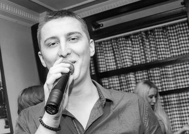 OVO JE PJEVAČ KOJI JE STRADAO NADOMAK FUTOGA Na mjestu ostao mrtav nakon što je automobil sletio s puta