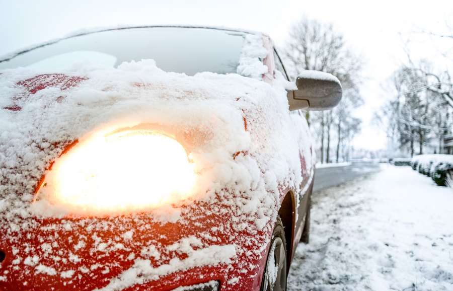 OSTANITE MIRNI! Znate li šta da radite ako vam auto prokliže na putu?