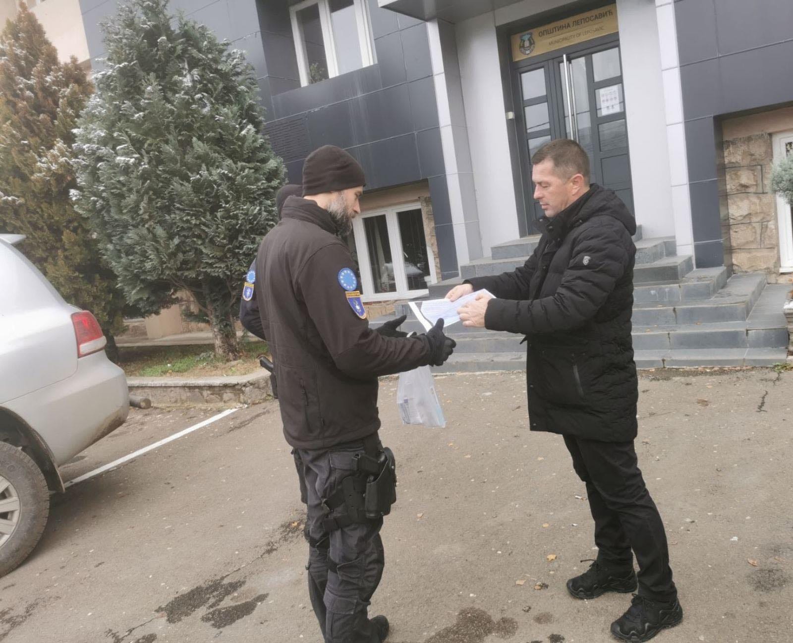 KONAČNO! Poslije 4 dana agonije, pripadnici Euleksa se odazvali apelu da uhapšenom Pantiću dostave lijekove (FOTO)