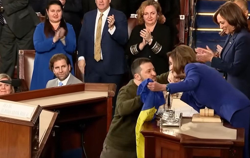 POJEDINI REPUBLIKANCI PROTIV SLANJA NOVCA UKRAJINI Izašli iz sale: Pare ne padaju s neba!