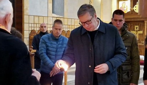 VUČIĆI DANAS SLAVE KRSNU SLAVU "Zdravlja i sreće svima, a posebno našem stradalnom narodu na Kosovu i Metohiji" (FOTO)