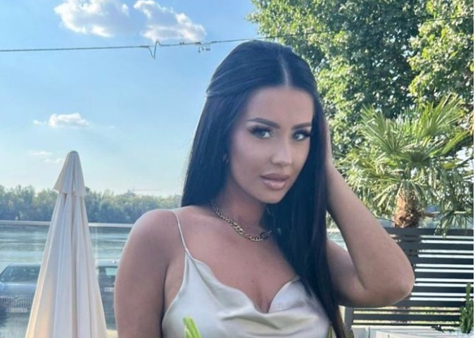 PJEVAČICA SUDBONOSNO "DA" IZGOVORILA U PARKU Vjerila se Aleksandra Bursać, a evo ko je srećnik