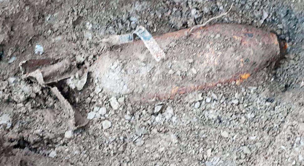 PRONAĐENA AVIONSKA BOMBA TEŠKA 50 KILOGRAMA Policija evakuisala mještane iz tri kuće
