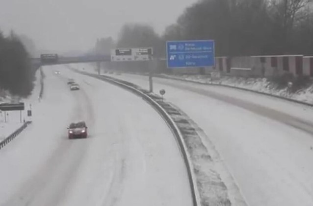 KATASTROFA U NJEMAČKOJ "Crni led" izazvao brojne nesreće: Izdata ozbiljna upozorenja, otkazuje se nastava u školama, ima mrtvih
