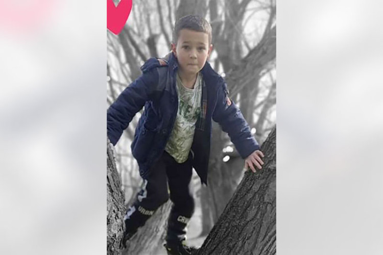 DŽEK (10) JE HEROJ KOJEG SLAVI ČITAVA BRITANIJA Hrabri dječak pokušao da spasi djecu iz zaleđenog jezera, na kraju se i sam utopio