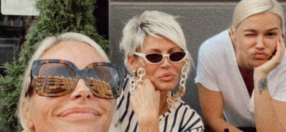 "SAMO MI BUDI ŽIVA I ZDRAVA... SVE OSTALO ĆEMO MI" Bekvalčeva emotivnom porukom čestitala mami rođendan (FOTO)