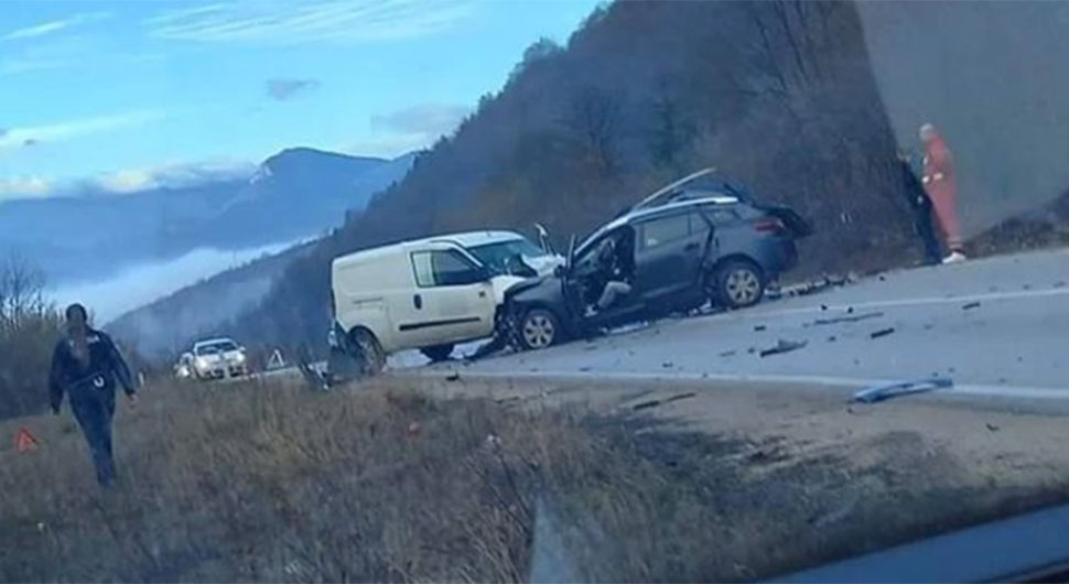 TRAGEDIJA KOD ROSTOVA Muškarac poginuo u sudaru dva kedija i megana