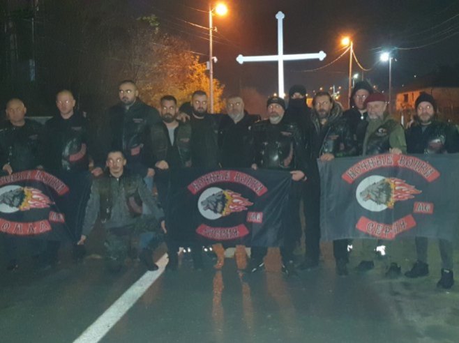 "OVDJE SE BRANI SLOBODA SRBIJE" Noćni vukovi" dostavili pomoć Srbima na barikadama