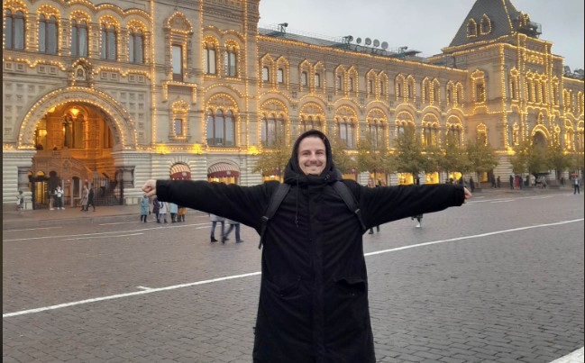 „KOLIKO SLANINE - TOLIKO MOSKVE“ Rade Kostić je Srpsku zamijenio Rusijom! Odlazak na master studije najveća životna odluka, anegdote će vas nasmijati do suza (FOTO/VIDEO)