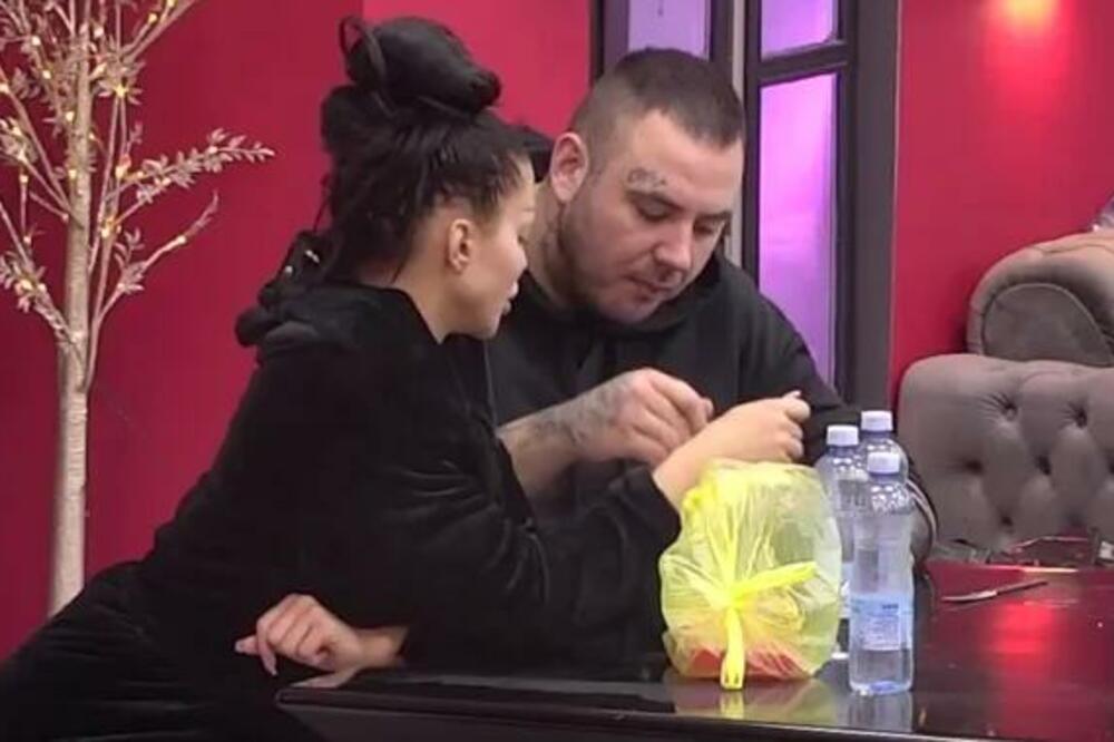 POMIRILI SE FILIP CAR I MAJA MARINKOVIĆ Sve prštalo od poljubaca, Aleksandra otišla u zaborav (VIDEO)