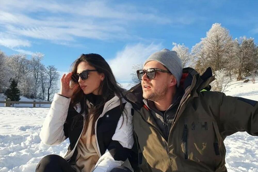 BIKOVIĆ SA DJEVOJKOM UŽIVA NA ALPIMA Ivana se brčka u bazenu, oko nje sve kao u bajci (FOTO)