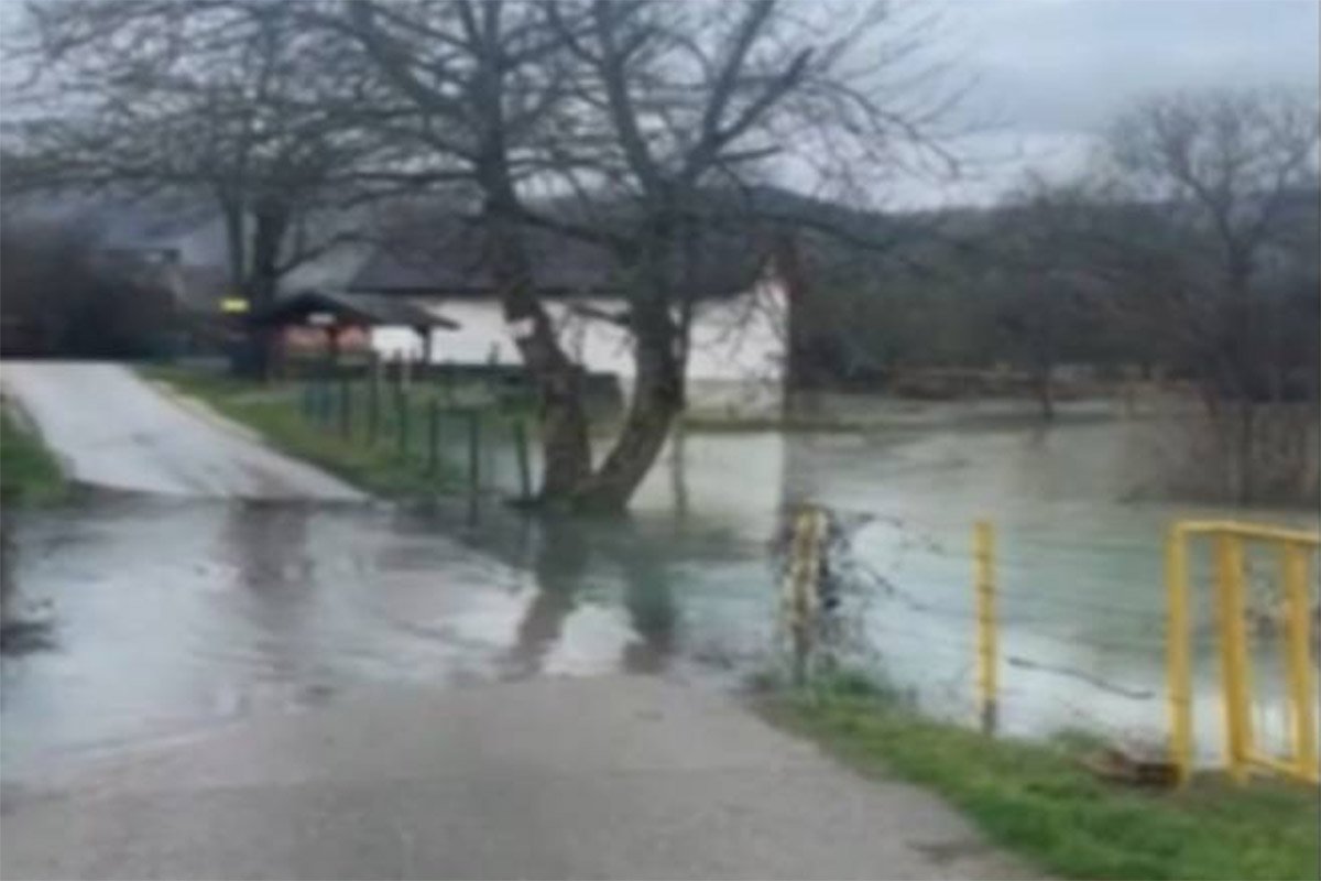 PROGLAŠENA VANREDNA SITUACIJA U RUDOM Rijeka Lim opasno prijeti okolnim naseljima