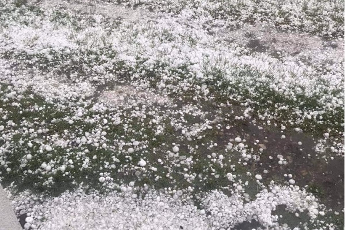 U Budvi pao grad veličine lješnika