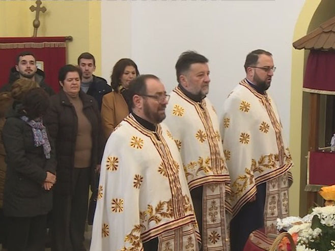 POMEN NA MJESNIM GROBLJIMA U Novom Gradu obilježeno 30 godina od pogibije 56 boraca Vojske Republike Srpske