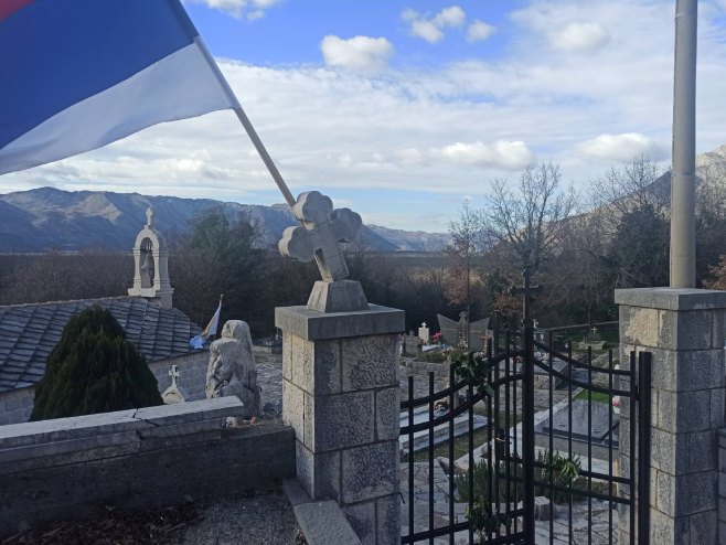 SRAMOTAN ČIN VANDALA Oskrnavljeno groblje u Mrkonjićima, rodnom selu Svetog Vasilija Ostroškog