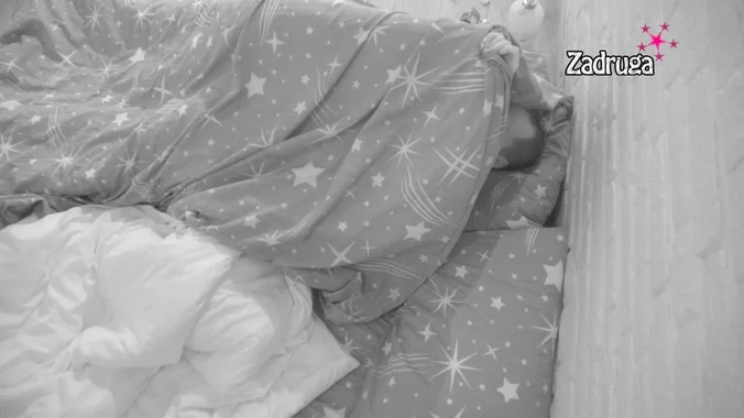 PODVUKLA SE POD JORGAN I ZAPOČELA AKCIJU! Anđela totalno zaboravila na kamere, pa Zvezdanu pružila nezaboravno iskustvo  (VIDEO 18+)