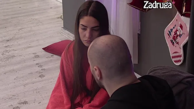 ANĐELA STISLA ZUBE I PRELOMILA Zadrugarka odlučila da prekine svaku komunikaciju sa Zvezdanom, njegova reakcija šokirala sve (VIDEO)