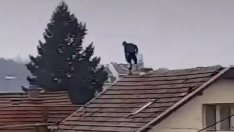 OKONČANA DRAMA U LESKOVCU Mladić koji je prijetio samoubistvom sišao s krova