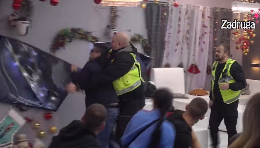 BEBICA OTKRIO PRAVO LICE! Zola ga isporovocirao jednom rečenicom, Macanoviću pala klapna, lomio televizore po Bijeloj kući (VIDEO)