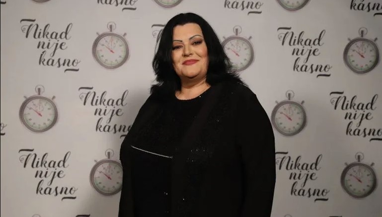 ŽENA ZMAJ PJEVA I NAKON HEMIOTERAPIJE! Bojana Barjaktarević pokidala pjevajući Šabanov hit! (VIDEO)