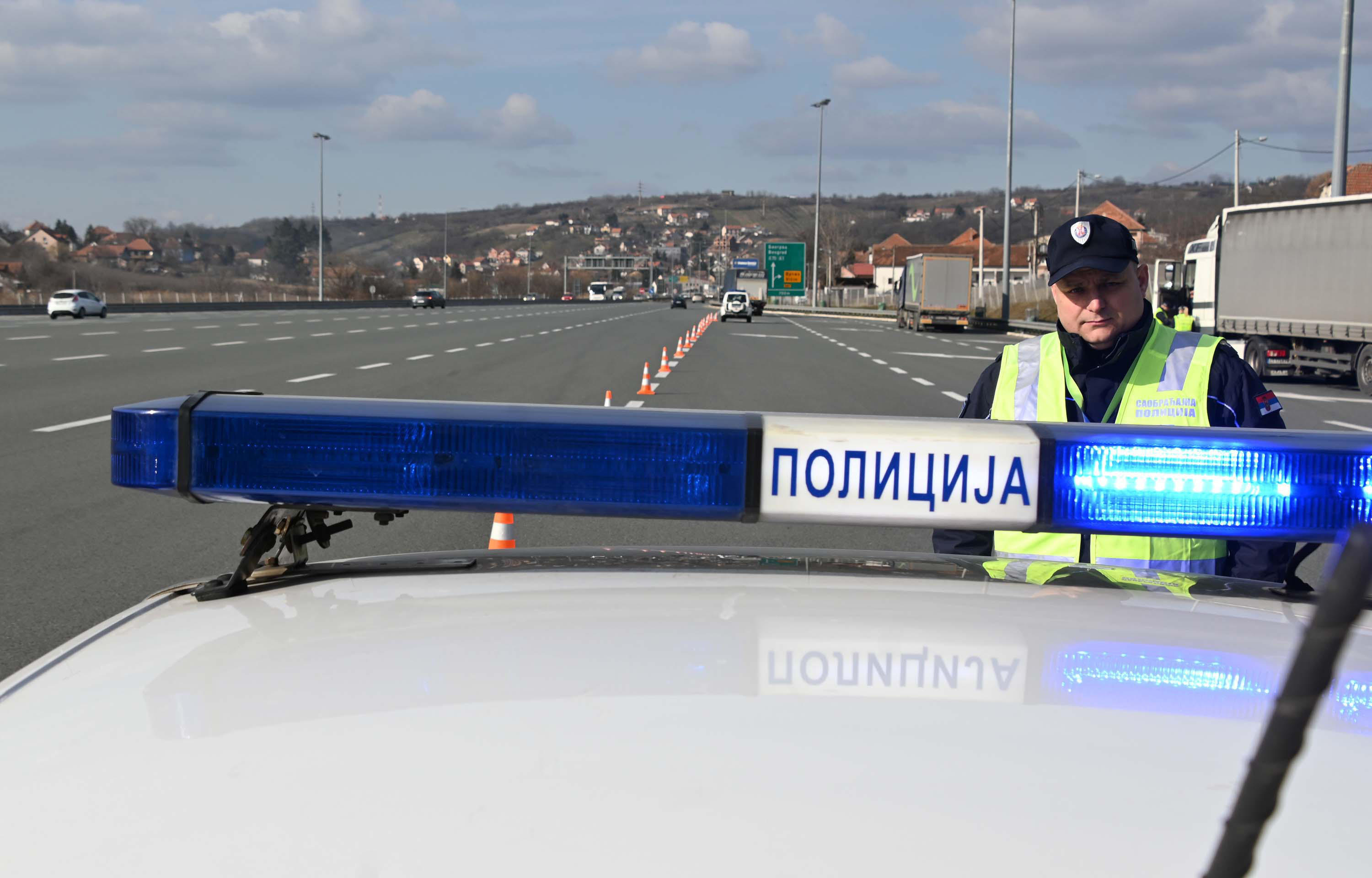 ČIPS VRIJEDAN 40.000 EVRA Stranac krio novac u limenci grickalica (VIDEO)