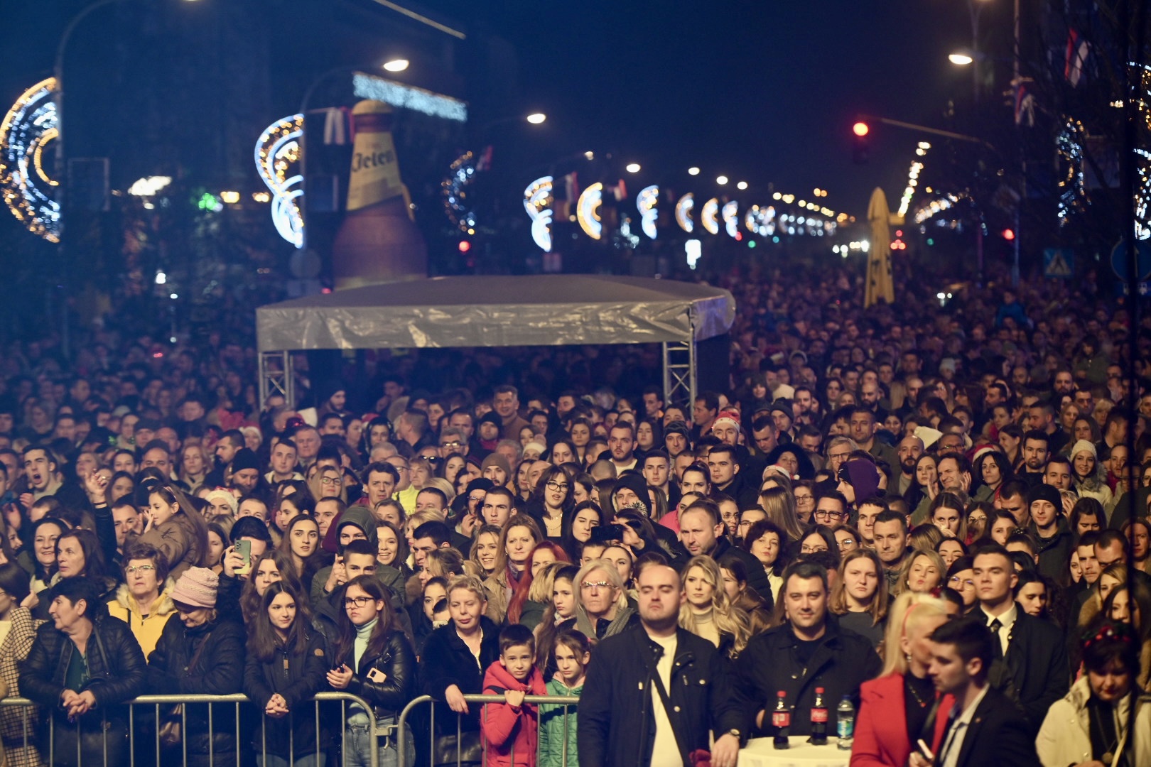 BANJALUKA I VEČERAS SLAVI, OVAJ PUT UZ "GALIJU" Na dočeku sinoć više od 18.000 ljudi
