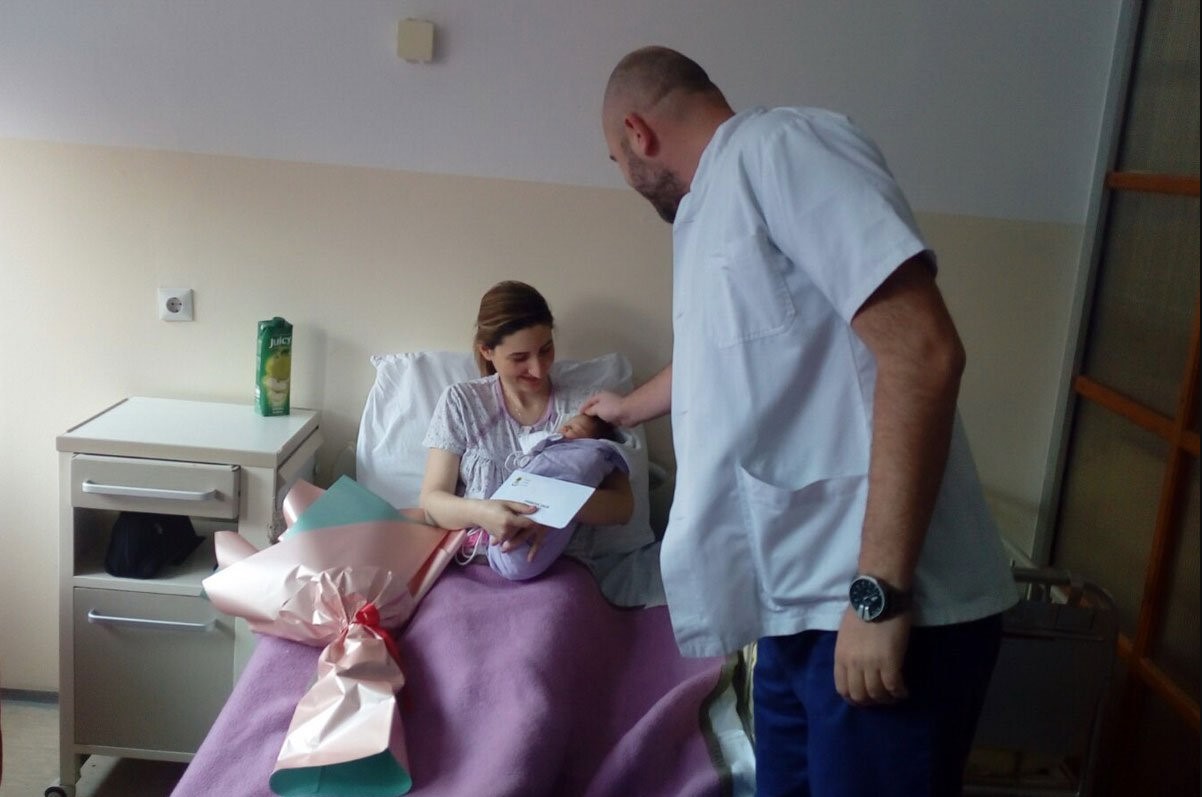 ONA JE PRVA DOBOJSKA BEBA U 2023. GODINI Dalija najljepši novogodišnji poklon porodici Sinanović