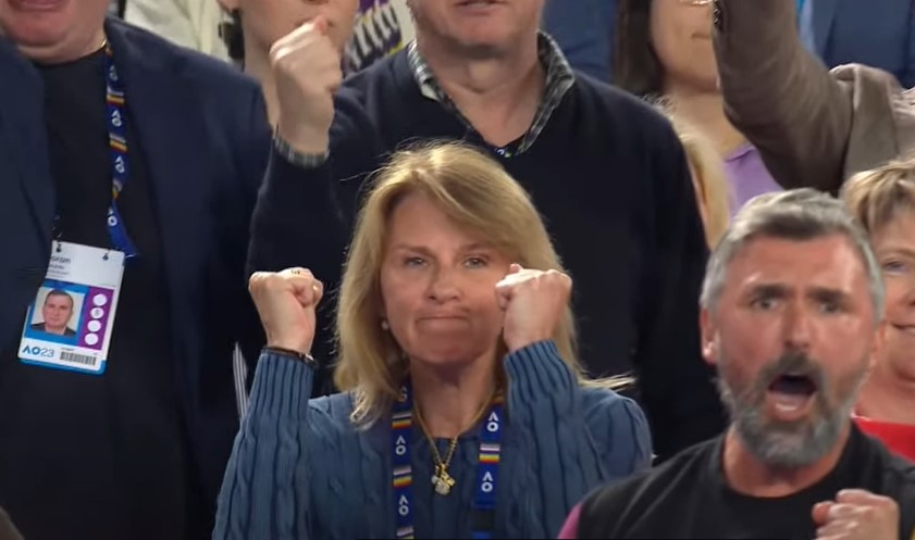 DIJANA KAO LAVICA BODRILA NOVAKA Dok su ga provocirali sa tribina, sinu je doviknula ovo, svega nekoliko minuta prije istorijske pobjede!