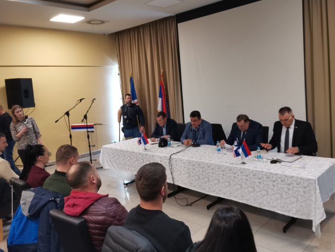 PREDSJEDNIK SRPSKE SA POLJOPRIVREDNICIMA U SEMBERIJI Glavna tema sastanka Pravilnik o podsticajima u poljoprivredi za 2023.