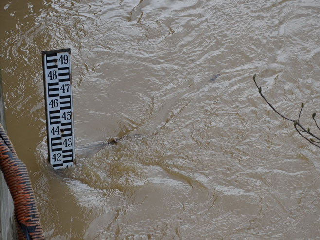 POPLAVE UZIMAJU MAHA U gatačkom selu Zagradci voda i do 10 metara