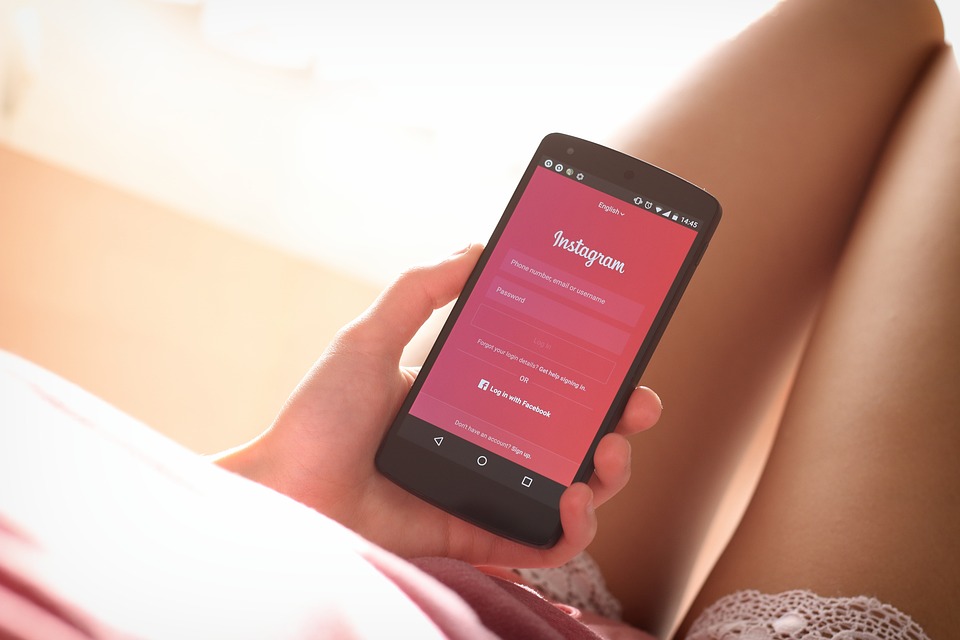 Evo kako da anonimno pogledate Instagram stori