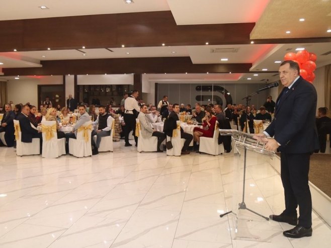 "U SRPSKOJ IMA MJESTA ZA SVE" Dodik u Kotor Varošu proslavio prošlogodišnje uspjehe (FOTO)