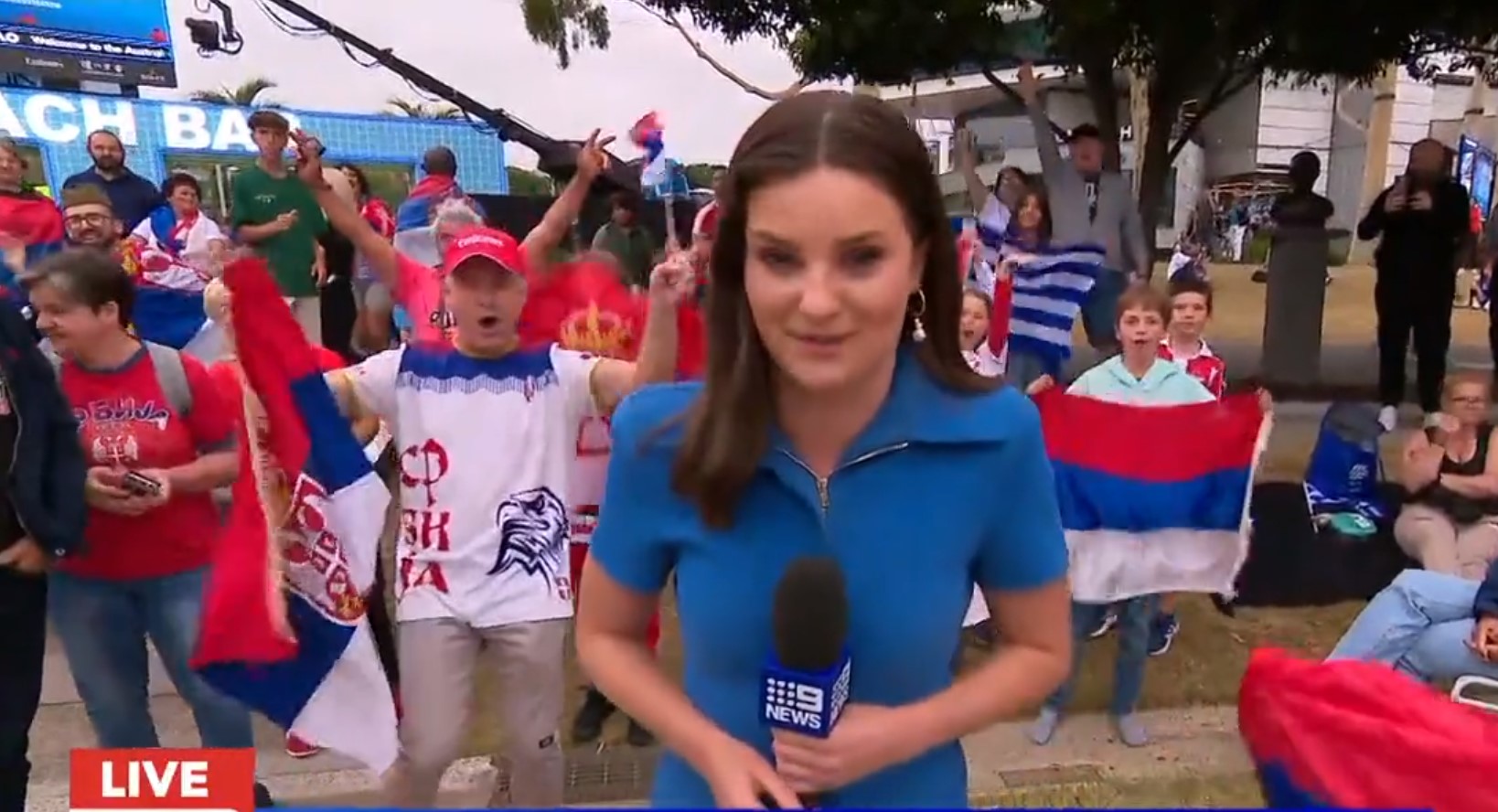 AUSTRALIJANCI SE KLADE NA NOVAKA "Stefanos protiv Golijata", samo je jedan od naslova u njihovoj dnevnoj štampi pred veliki meč