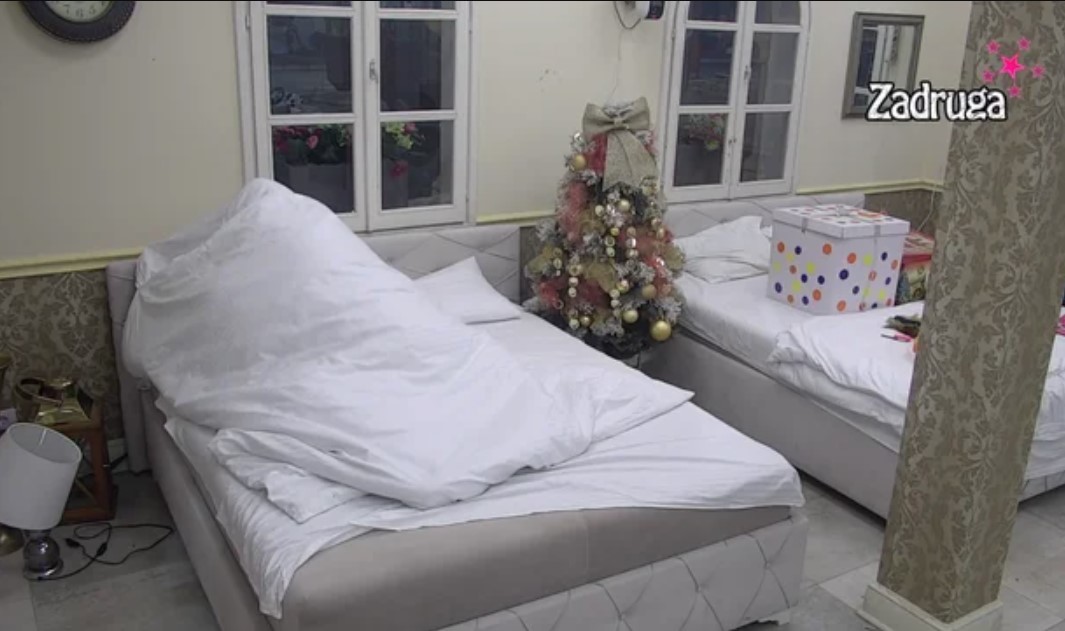 NAPRAVILI ZEMLJOTRES, ODZVANJALI UZDASI! Miljana se zavukla pod jorgan, a na kraju brzo otrčala do toaleta (VIDEO 18+)