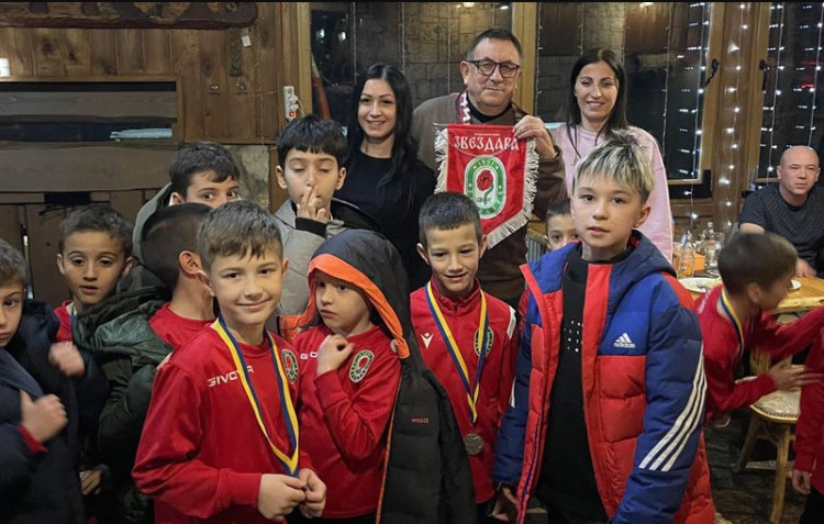 NAČELNIK SOKOCA UGOSTIO BEOGRAĐANE Bjelica priredio svečanu večeru mališanima sa Zvezdare