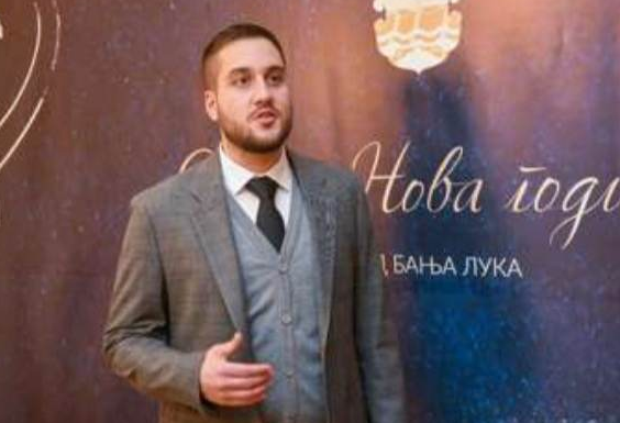 NESVAKIDAŠNJA ČESTITKA NARODNOG POSLANIKA NEBOJŠE DRINIĆA: "Spakujmo uvrede u fijoku, utrkujmo se dobrim djelima"