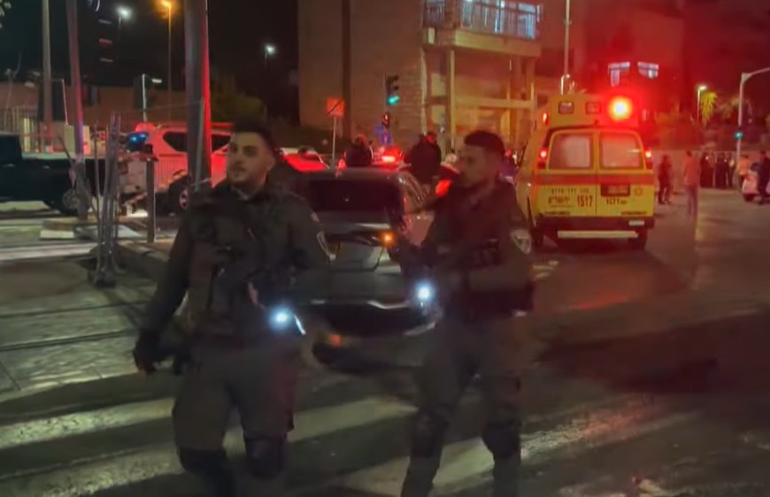 OTKRIVEN I DRUGI NAPADAČ U JERUSALIMU Ima svega 13 godina! Teško ranio oca i sina