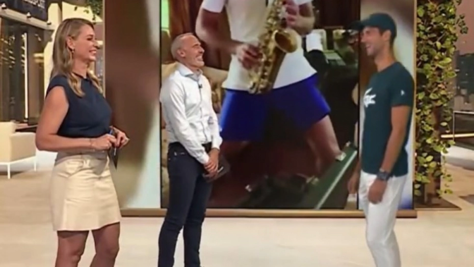 "MISLIM DA SA NJEGOVIM PASOŠEM NEŠTO NIJE U REDU" Lijepa voditeljka ne može da vjeruje da Novak ima 35 godine