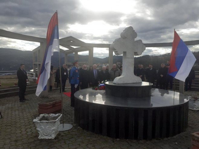 DA SE NIKAD NE ZABORAVI Položeni vijenci na Spomen-kosturnicu i grobnicu 12 banjalučkih beba