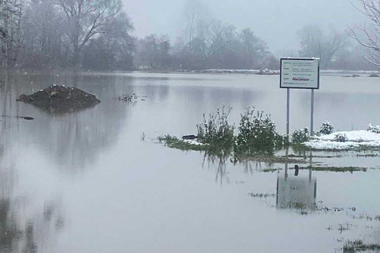 POPLAVLJEN DIO NOVOG GRADA Zatvoren dio ulice u naselju Urije
