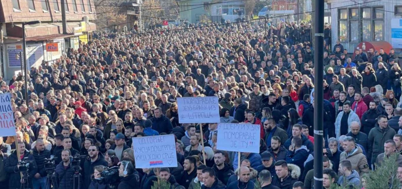 "KURTI, DJECU TI NEĆEMO OPROSTITI!" Održan veliki protest u Štrpcu, Srbi poslali jasnu poruku: "Svi smo mi Stefan i Miloš" (VIDEO)