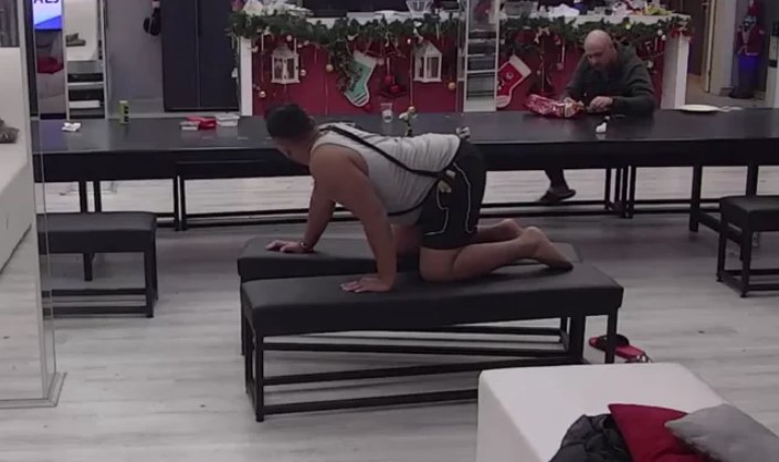 PECA ŠOKIRAO ZADRUGARE! Riješio da pokaže šta umije, ostali su bez teksta (VIDEO)